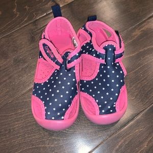 Oshkosh water shoes